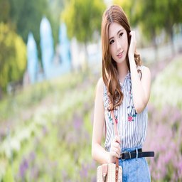 两男一女互动背后的心理与社交揭秘——㖭与摸的行为解读